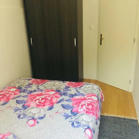 Apartment Queen